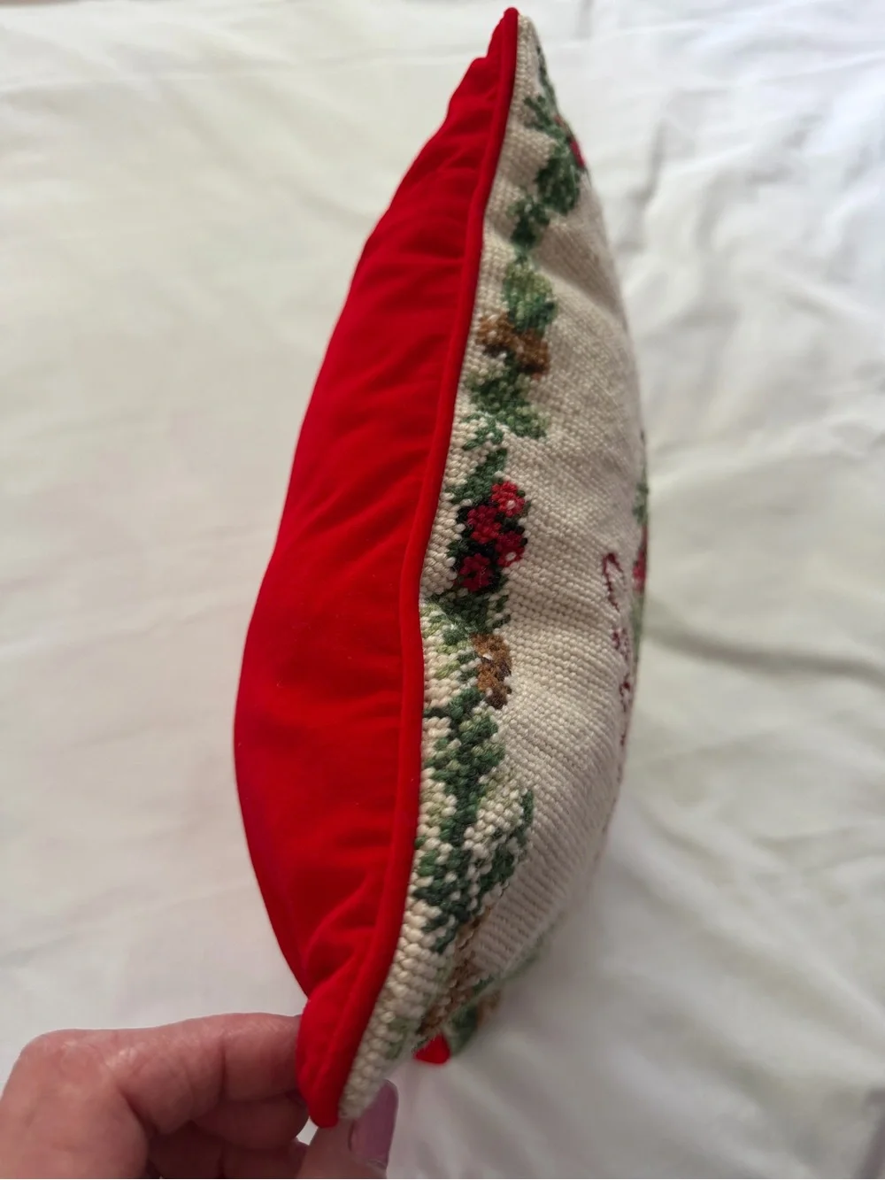 Needlepoint Merry Christmas Wreath Embroidered Holiday Throw Pillow Red & Green